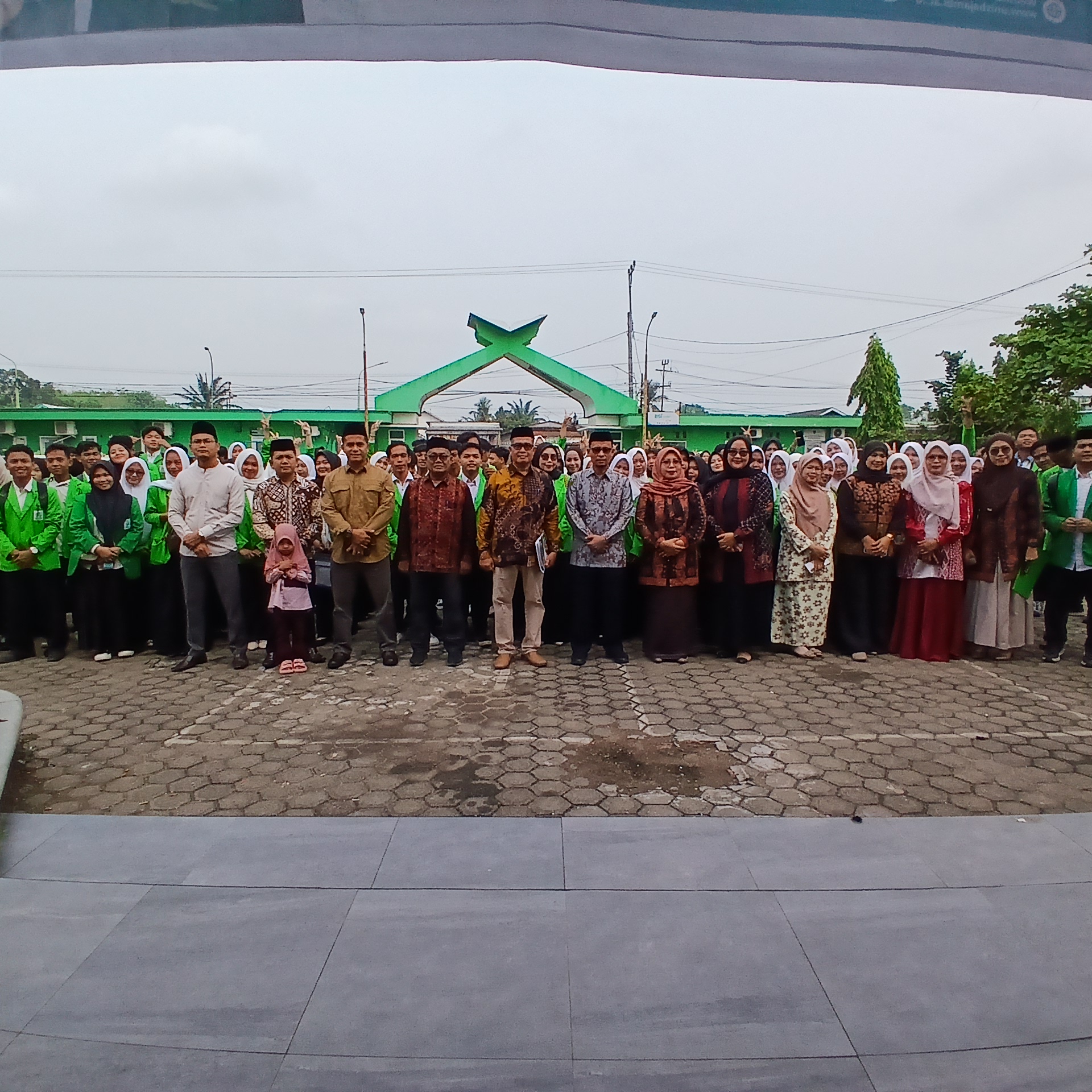 UNISBA Lepas 209 Mahasiswa untuk PPL, PKM, dan Magang di 30 Lokasi